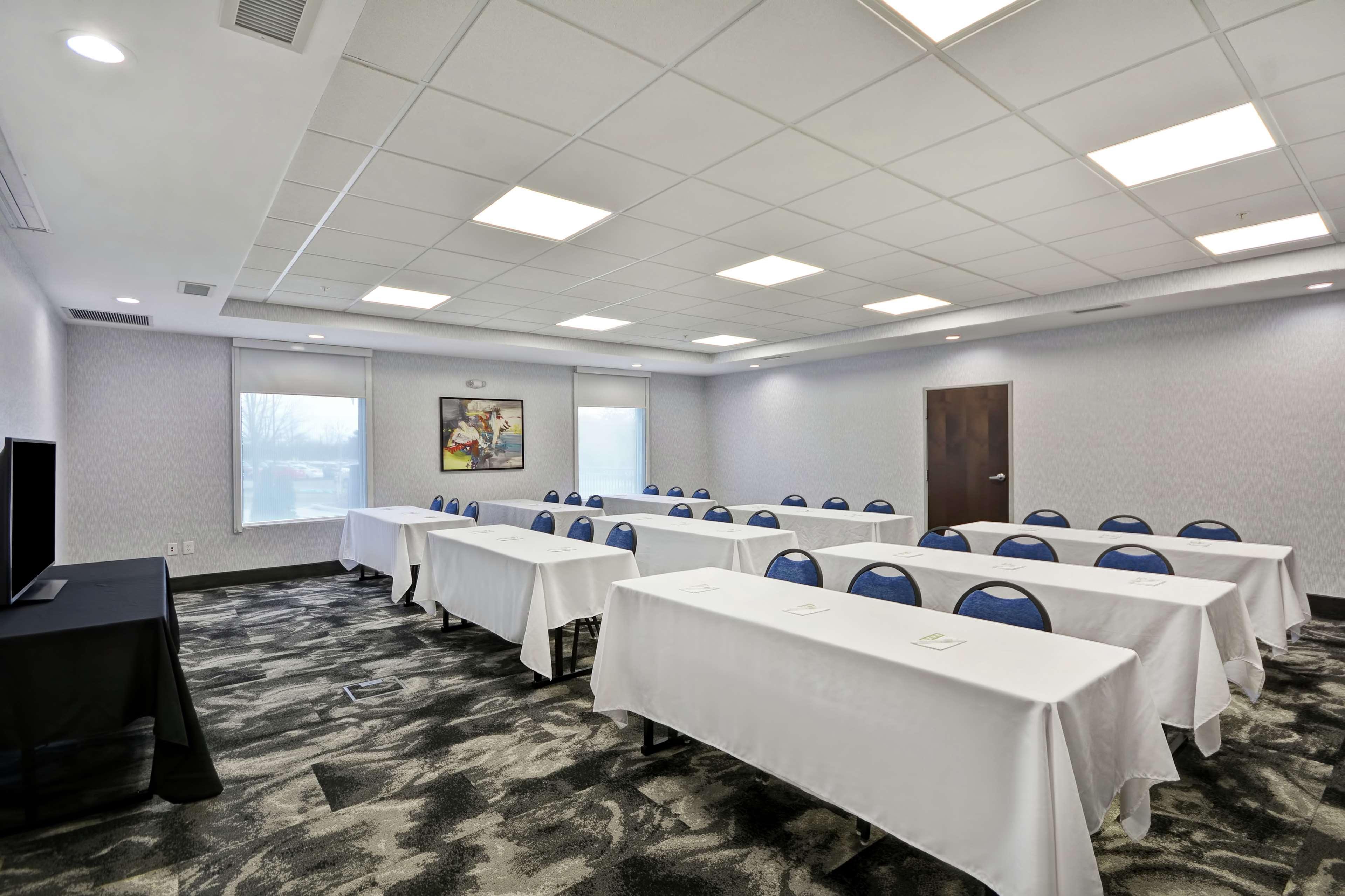 Home2 Suites By Hilton Grand Rapids North Walker Buitenkant foto