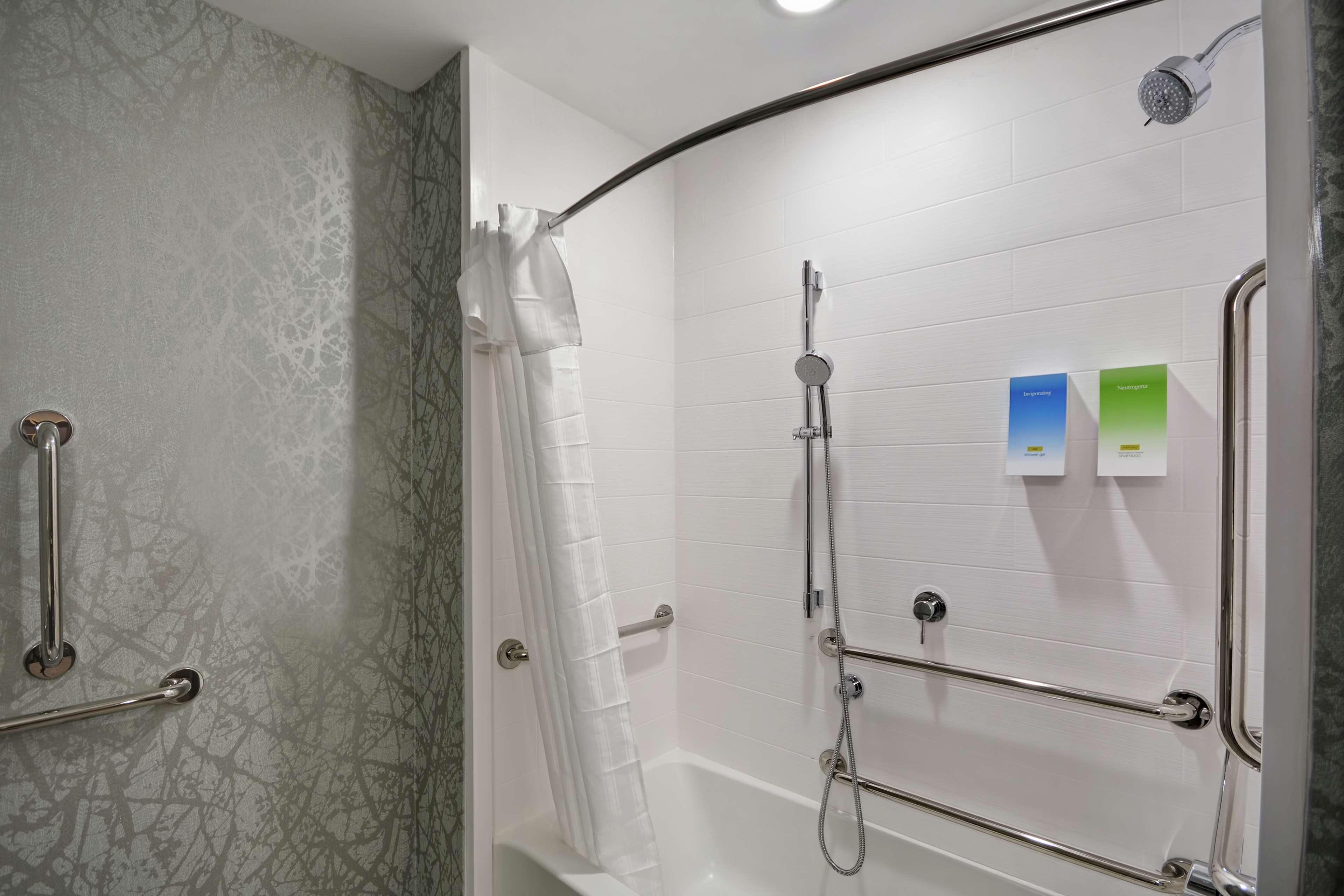 Home2 Suites By Hilton Grand Rapids North Walker Buitenkant foto